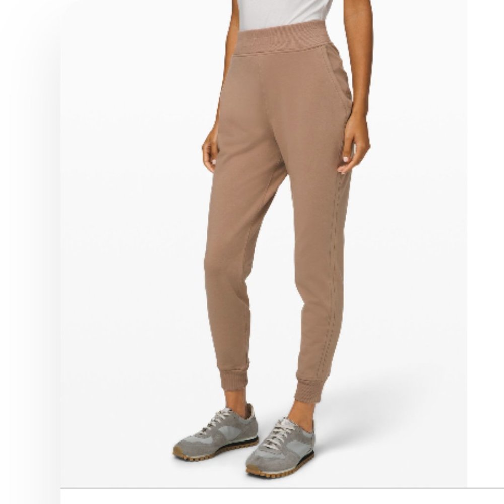 Warm Down High-rise Jogger